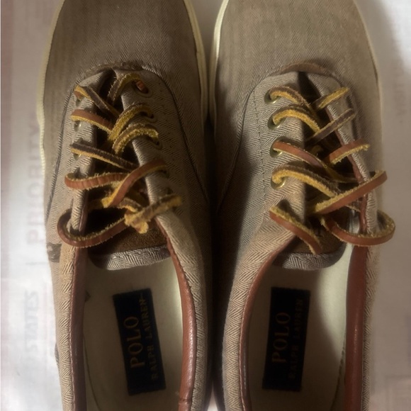 Sneakers - Picture 4 of 4